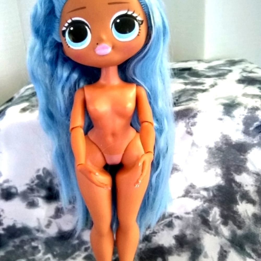 LOL Surprise Dolls OMG DOLL SNOWLICIOUS Big Sis Doll Nude Baby SNOW QUEEN GIRL